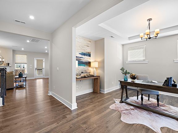 4th image of 425 Carolina St