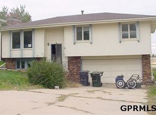 874 Gateway Rd, Elkhorn, NE 68022