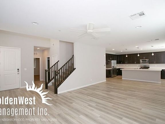 4th image of 579 Beverly Pine Pl