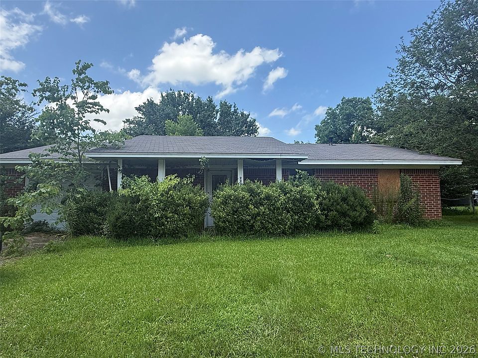 1st image of 2203 Oak St