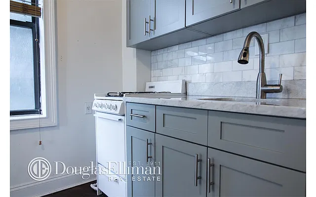 Rented by Douglas Elliman | media 16