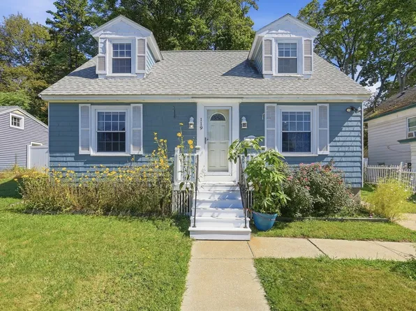 119 Beech St, Lowell, MA 01850