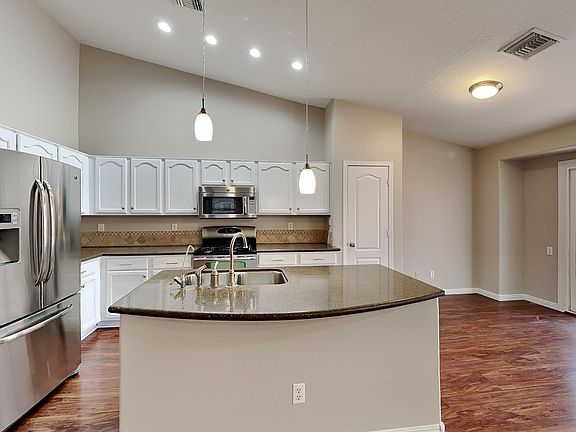 4th image of 11054 E DIAMOND Avenue