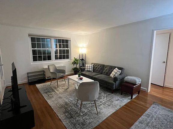 5th image of 2053 N Woodstock St APT 201