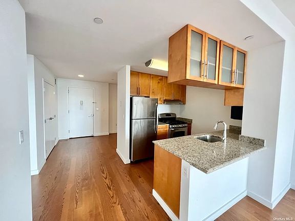 5th image of 4028 College Point Blvd APT 1815