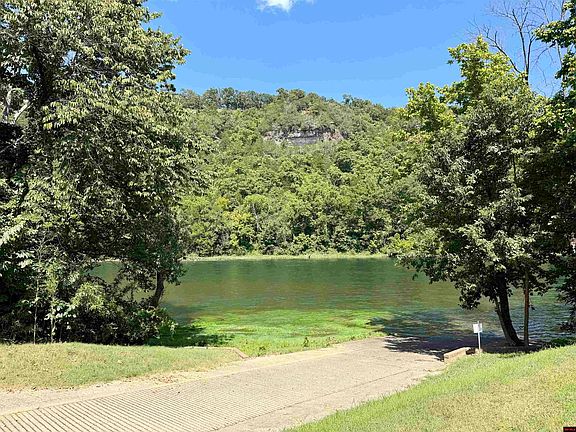 4th image of 31 River Bend Dr