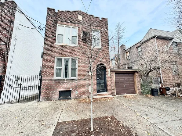 36-10 28th St #1, Astoria, NY 11106