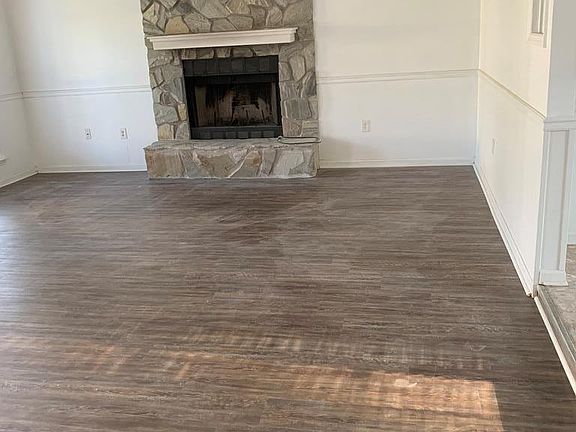 3rd image of 3946 Foxridge Dr