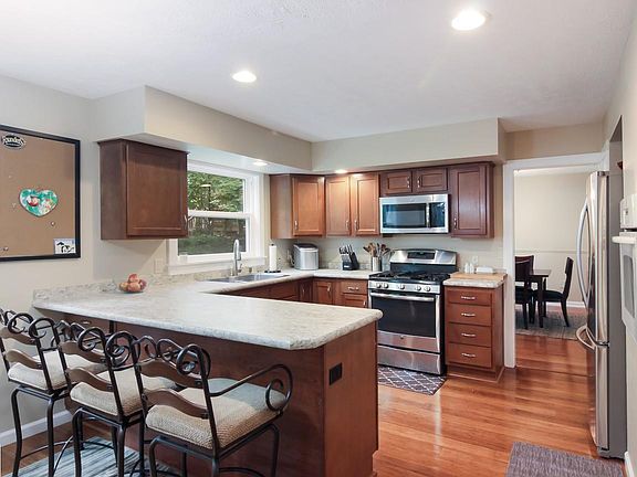 5th image of 4384 Deerwood Dr