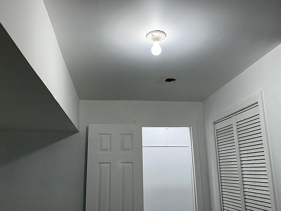 3rd image of 128 Vedder Ave #G