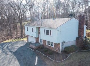 1 Caye Rd, Danbury, CT 06811