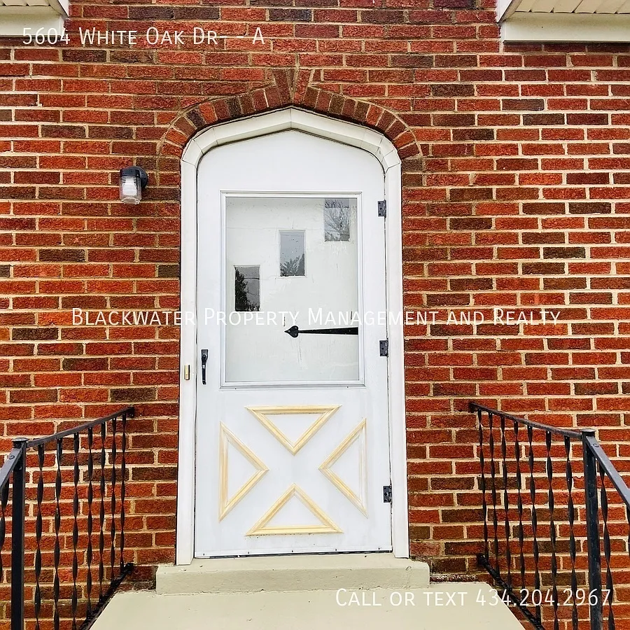 2 Bedroom Apartment off Fort Avenue! — Photo 2