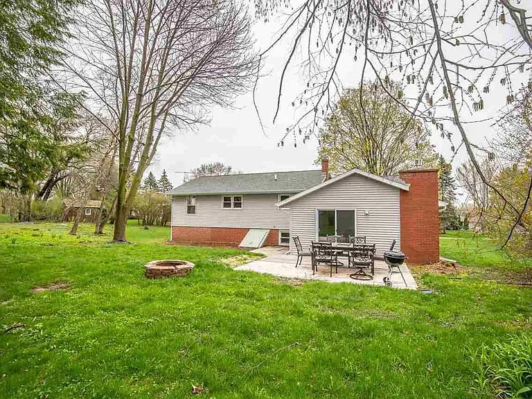 364 E Mac Arthur St — Photo 33