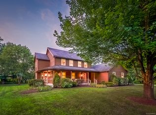 8 Country Farm Ln, Ellington, CT 06029