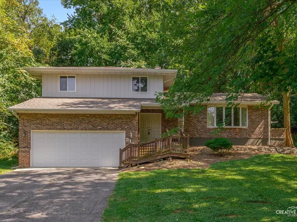 510 N Van Buren St, East Dundee, IL 60118