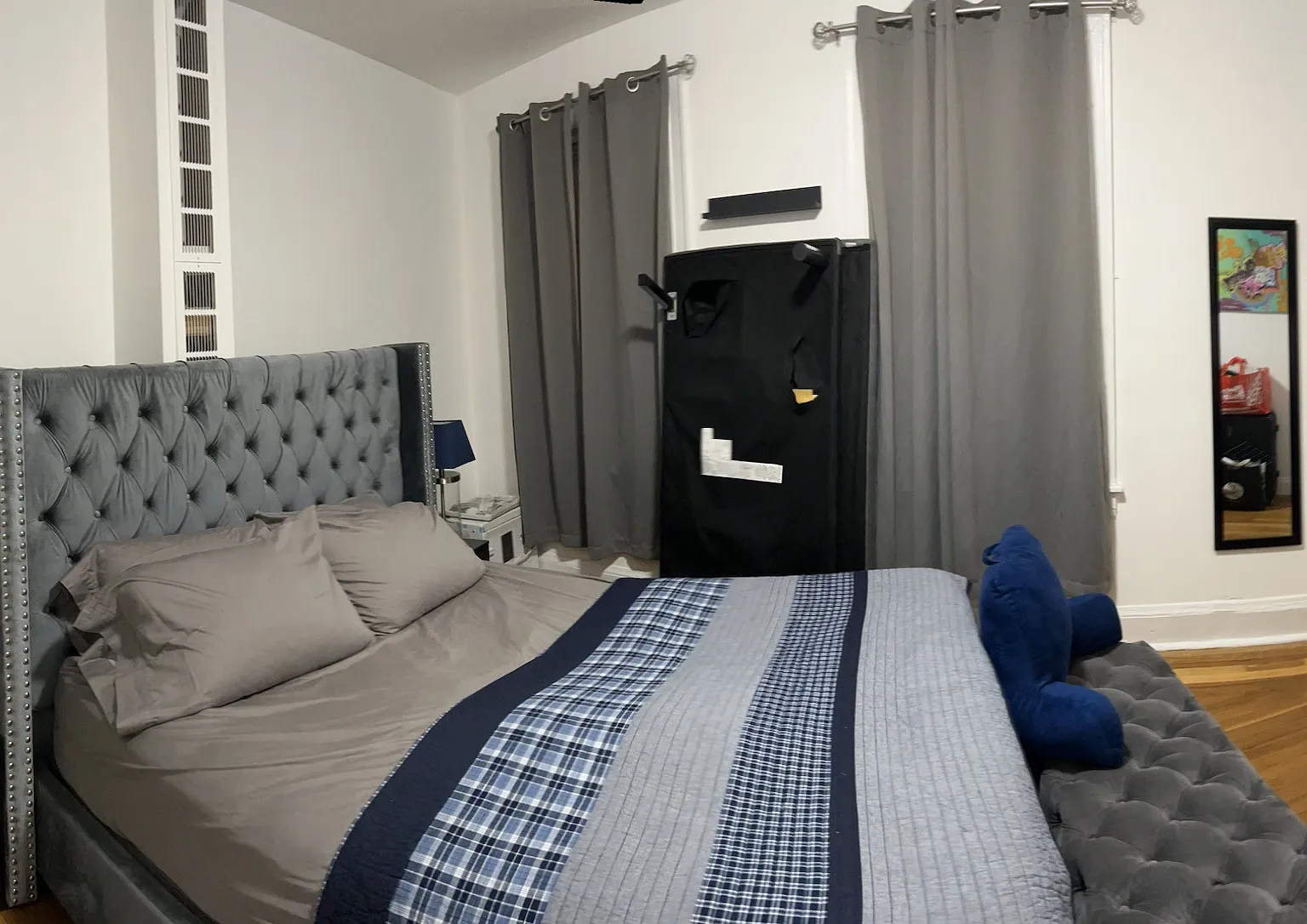 3 bed, 400 sqft, $1,000 — Photo 1