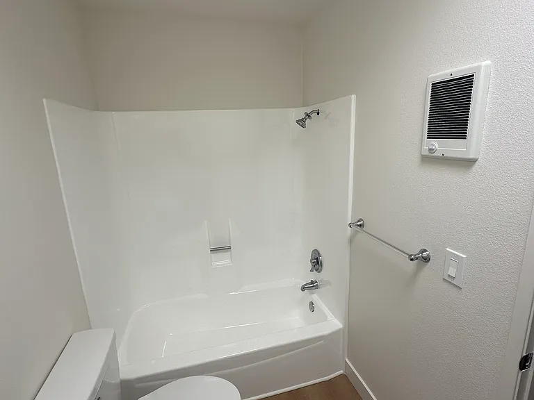 270 W Alamar Ave #15 — Photo 16