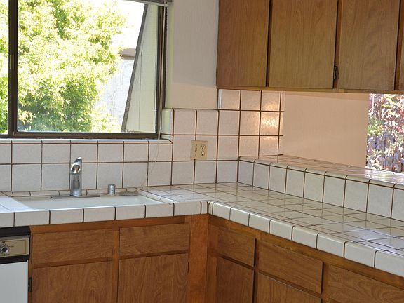 5th image of 140 Don Lorenzo Ct