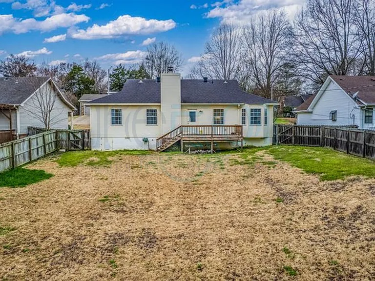 116 Tiffany Cir — Photo 40