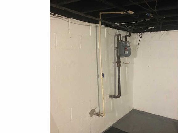 4th image of 2800 Earl Ave