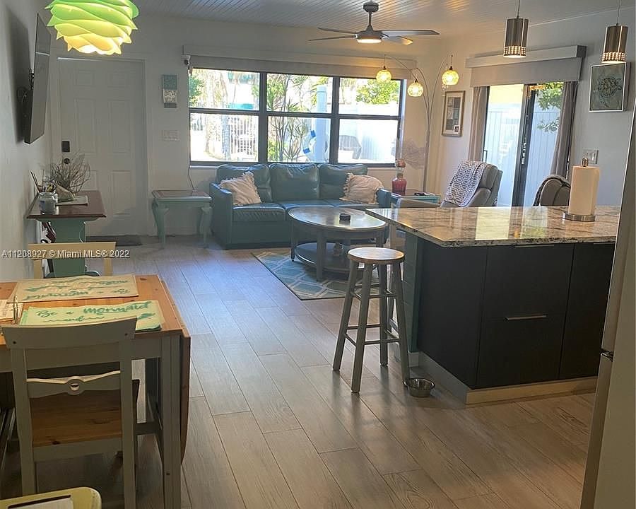 1st image of 4629 El Mar Dr APT 1