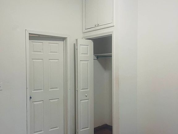 2nd image of 717 E 5th St APT 1B