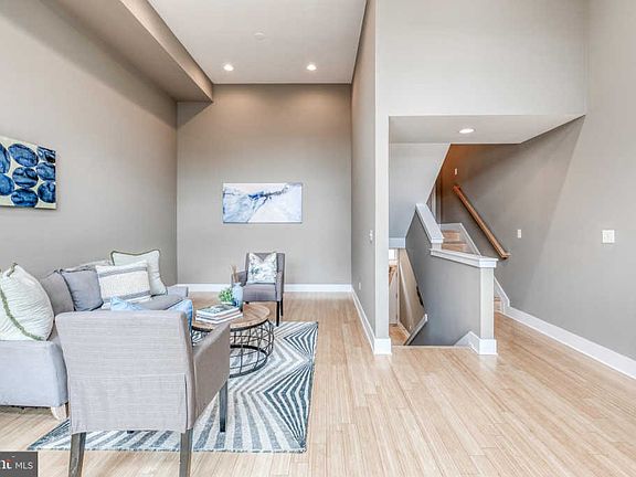 2nd image of 519 Montrose St