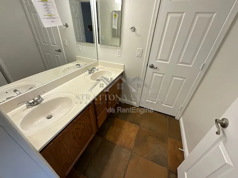 8259 W Eugie Ave — Photo 14