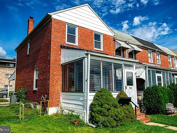 2nd image of 1626 Manor Rd