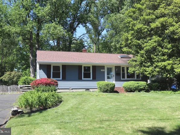 10834 Woodhaven Dr, Fairfax, VA 22030