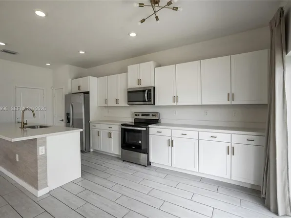 833 SE 19th St, Homestead, FL 33034