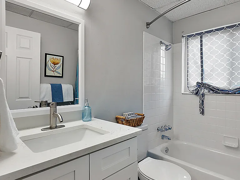 Arbor Haus Apartments - Ann Arbor, MI — Photo 21