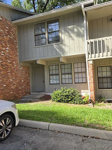 2218 Timberwood Cir N Photo 1