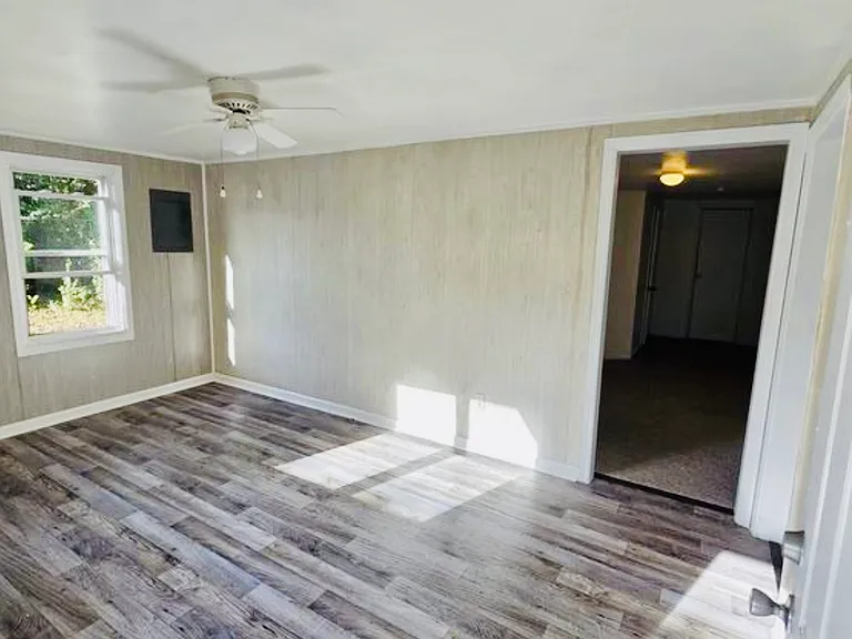 1625 Old Bainbridge Rd — Photo 2