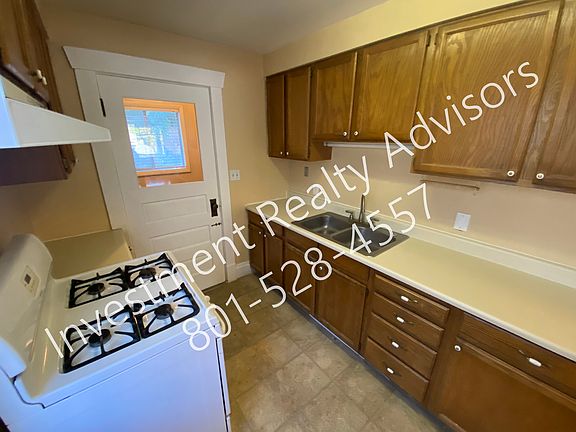 4th image of 240 N Spencer Ct
