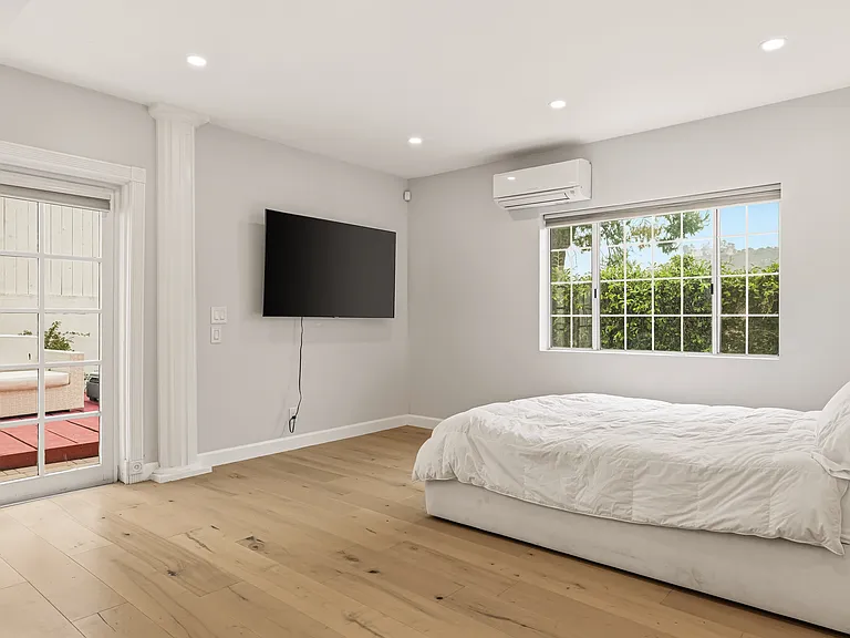 Gladiola Dr — Photo 17