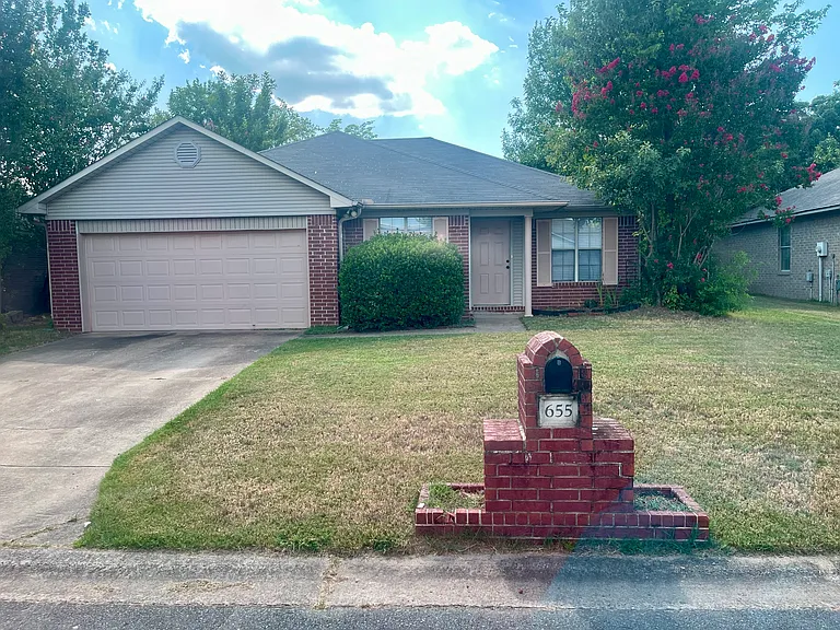 655 Cherub Dr — Photo 1