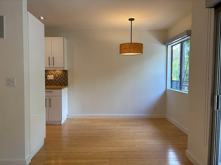 1250 N Kings Rd #301 — Photo 8