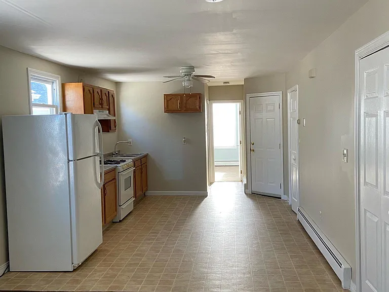 190 Division St #3E — Photo 8