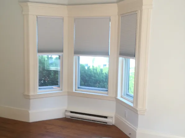 32 Washington Sq, Gloucester, MA 01930