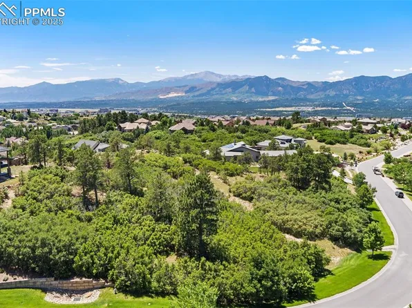 1725 Vine Cliff Hts, Colorado Springs, CO 80921