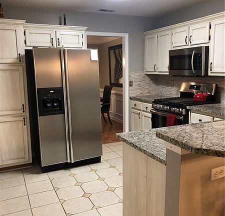 4th image of 540 Heathgate Dr