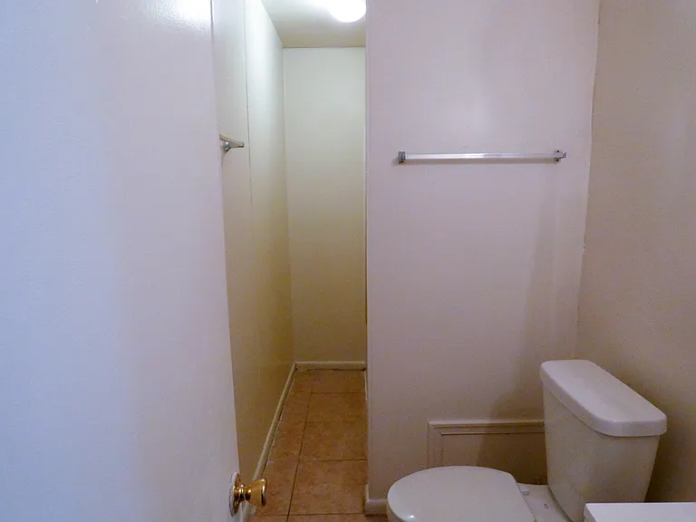 4200 Bowdens Ferry Rd — Photo 11