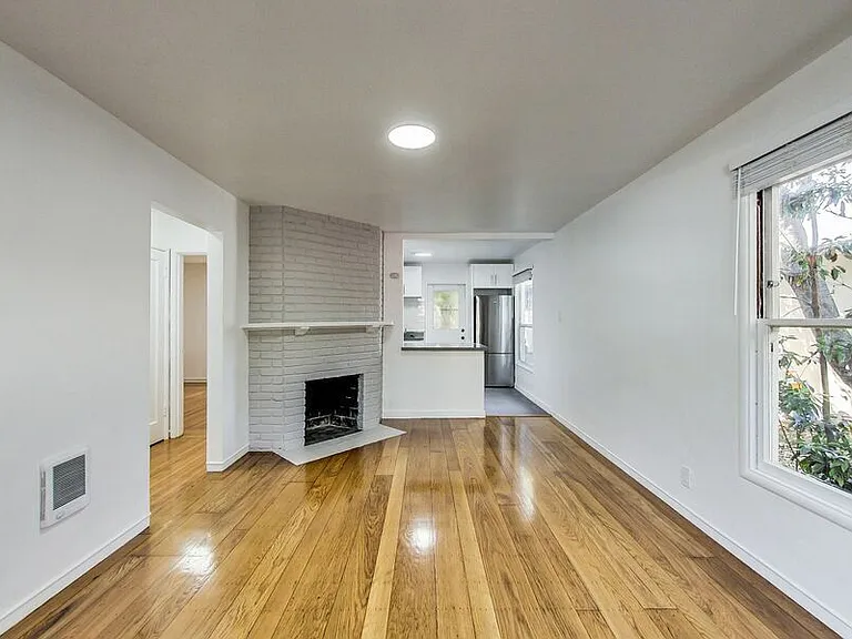 1207-1231 University Avenue — Photo 11