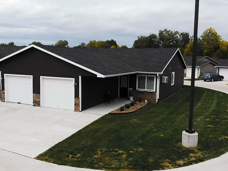 Twin Eagles East — Photo 1