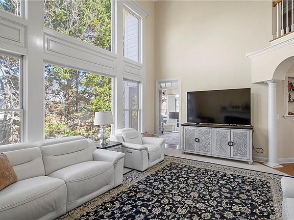 4th image of 5685 Lake Manor Trce