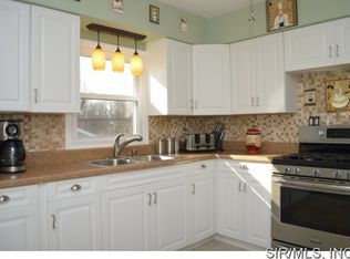 324 Oliver Lee Dr, Belleville, IL