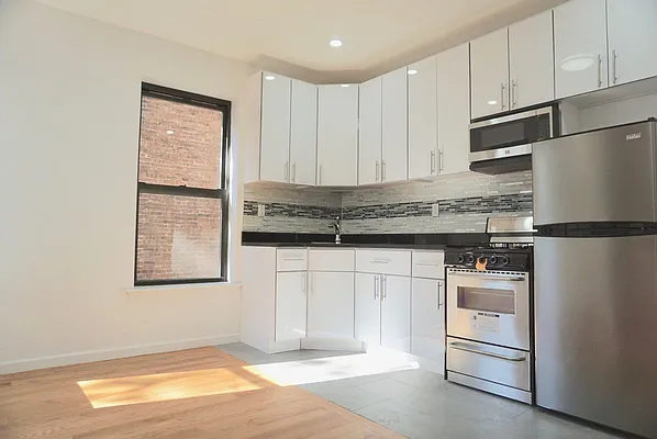 Rented by NYLA Realty | media 7