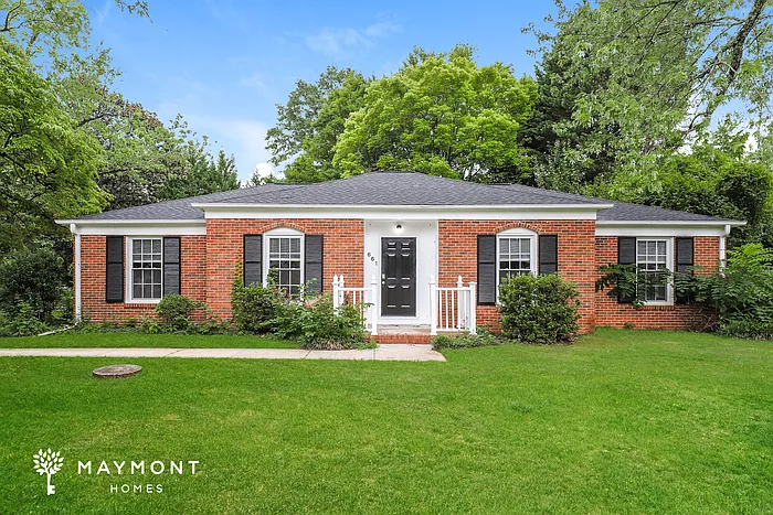 661 N Peace Haven Rd — Photo 1