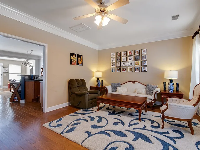 7031 Sunnywood Dr — Photo 3